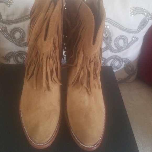 Boots - Picture 3 of 6